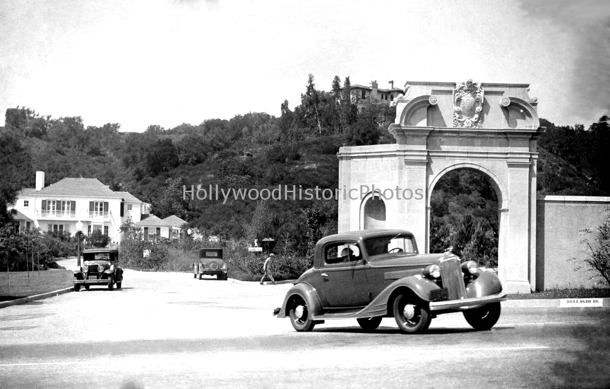 Bel Air 1938 Bellagio Road West Gate Entrance.jpg